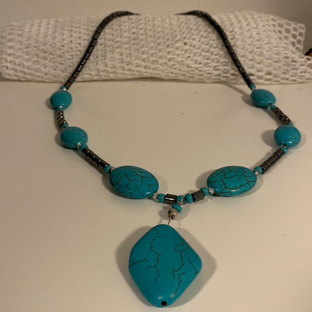 Turquoise crackle beads Necklace